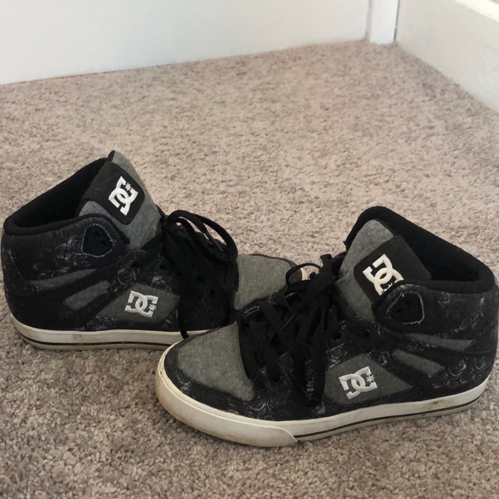DC high top skate shoes